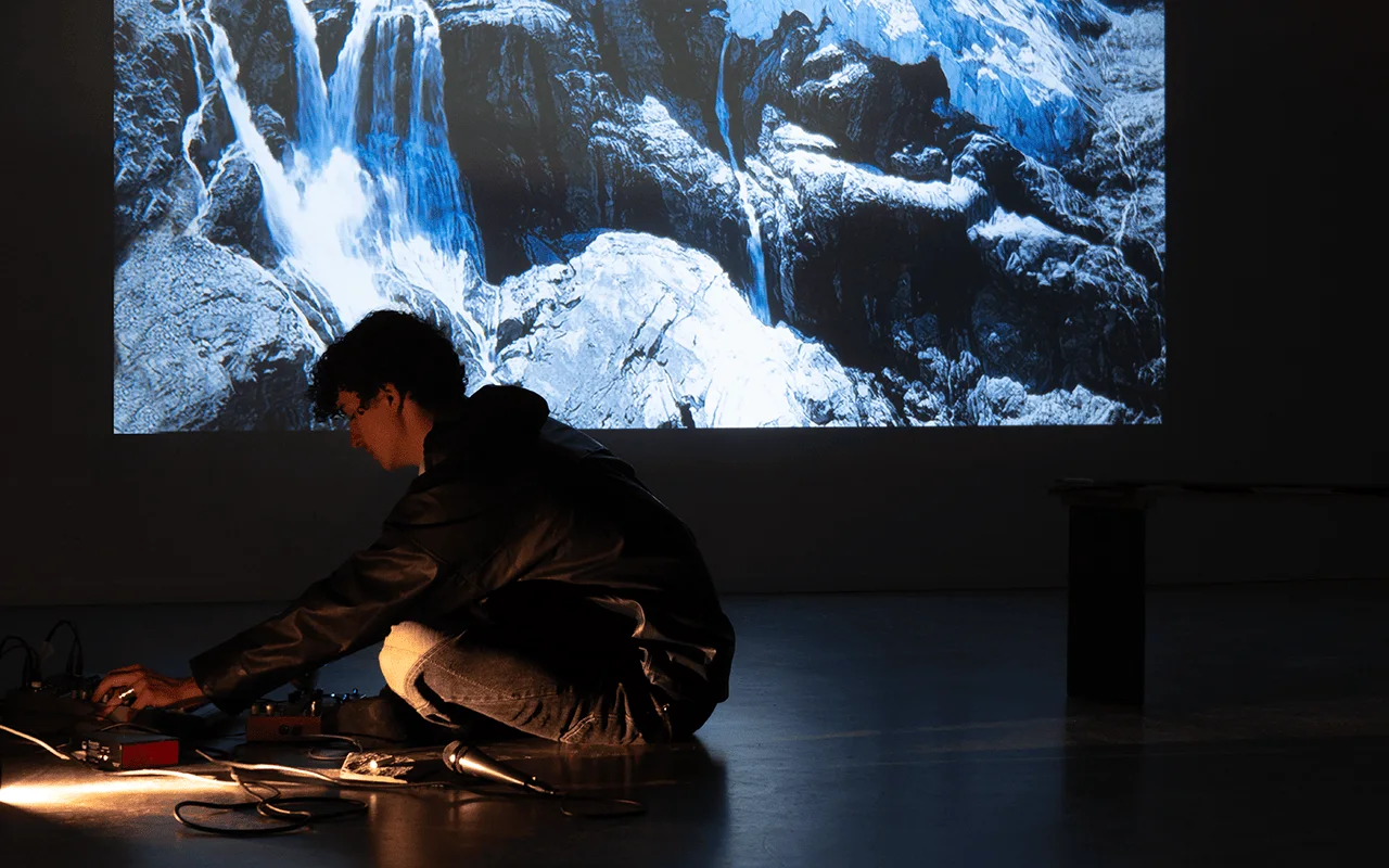 2/5 installation view